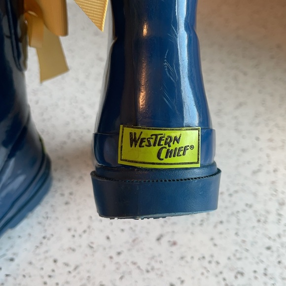 💛Back Bow Toddler Rain Boots 💛 - Picture 10 of 16